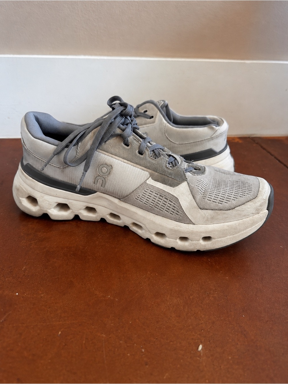 On Running Cloud Sneakers – Light Gray – Women’s - Picture 2 of 2